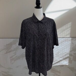 Tommy Bahama Black and Gray Patterned Polo Shirt. Size XL